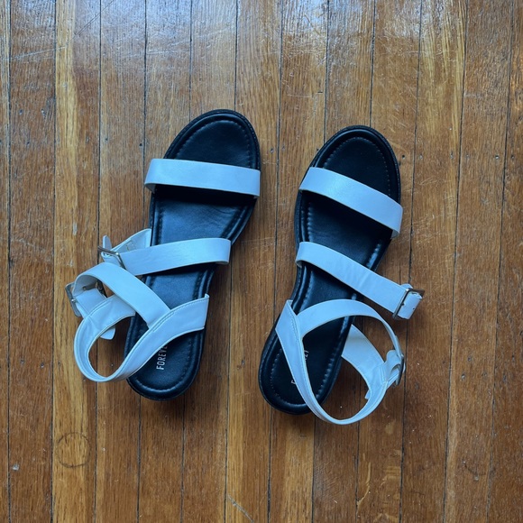 Chunky Platform Heel Sandals - Picture 2 of 3